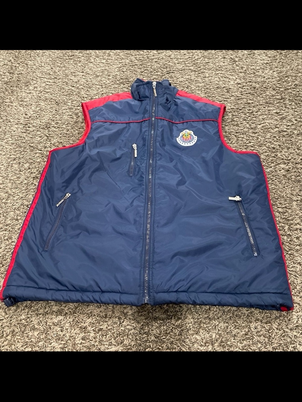 Club Deportivo Guadalajara Chivas soccer club puffer vest men’s large